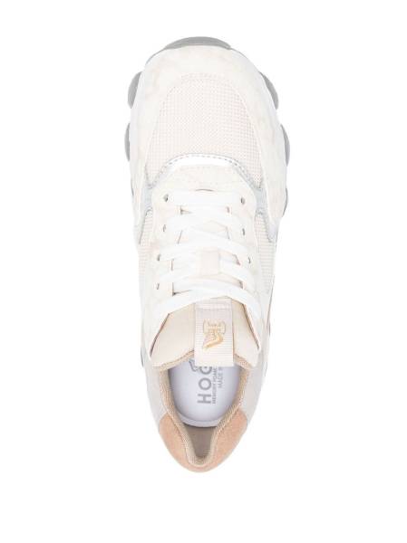 Hyperactive lace-up trainers