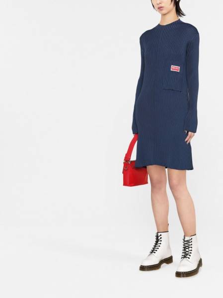 embroidered logo-patch ribbed-knit dress